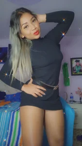 DanielaEvans45 black its my favorite Kuva