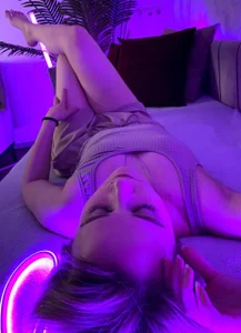 Ellie_Heavenly Neon vibe Pic 5