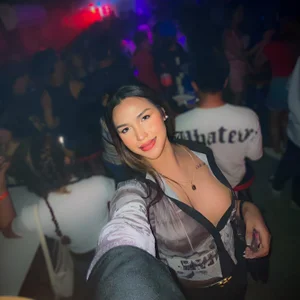 Your Queen de Your_Majesty_Tyra  Imagens