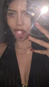 peyton_velvet Public Pic 3