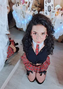 LuisaMarquez OBEDIENT STUDENT Foto 3