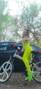 Ronda_Roni Public Pic 2