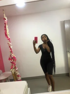 malu_horny_69sexy brunette图片