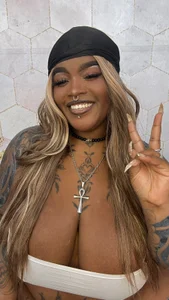 Anaa_Fuentess Unique with a cool gangster style🤟 Immagine  4