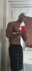 Public de Latrel7SPENCER  Imagens