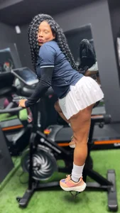 Anabella_London I trained today but I missed the cardio.. 😏 Shall we do it together? 🥵💦💦 Billede