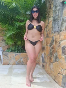 rebeca_taylor no filter just water💧 Foto 2