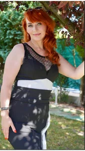 naughtymilaneのRelaxing in the sunの 8枚の写真