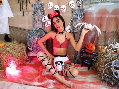 VioletaCollins 🥰I want to eat a mouse 😘 Immagine  2