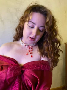 AnnTerry_ in silks and pearls Pic