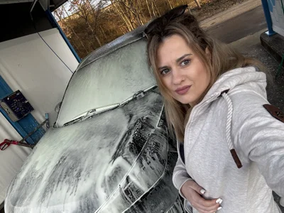 Mina_Foxx Public Foto 4