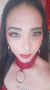 Seductive_Amanda Lady in Red Gambar