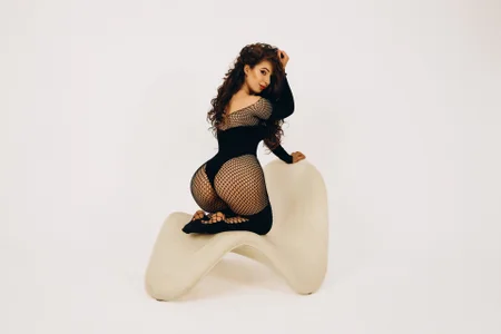 AnaAnaisMy Naughty Little Escape图片 2