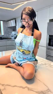 Ebony_Leyla Public slika 4