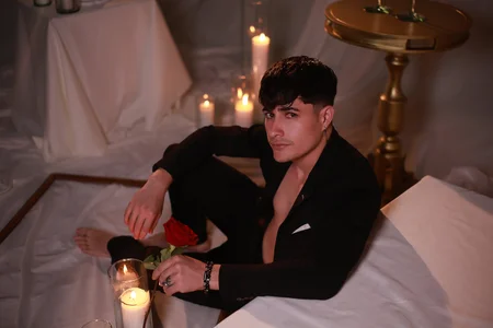 KairoBlaaze: Sweet but Dangerous 🍓🔥 ( 2 фото)