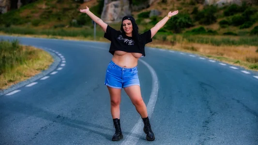 Lauren_Saint Burning Beauty in the Mist 🔥 Pic 3