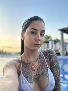 Kittyhell_cam beach memories✨  8. fénykép