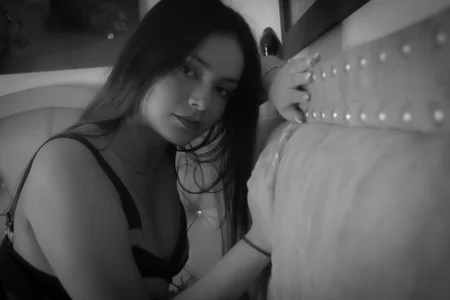 Melody_Prescott black and white❤❤❤ Pic 6