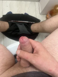 sergei21819 Мой член в туалете крупным планом Pic 6