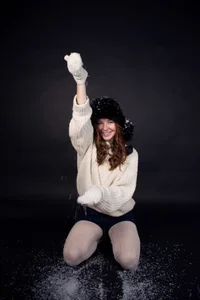 DreamVikky's Snowy Day Sex Photo 7