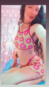 rebekka_simpson Public Foto 3