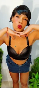 Sometimes the simplest is the most powerful ... Do you like to feel it too? 😏 od megan-fox12  4 snímek