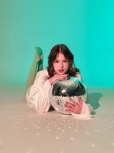 Lisa_Blossom christmas theif 🌲🎁 Pic 2