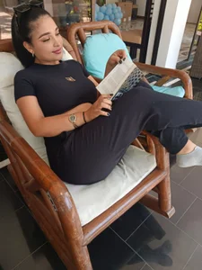 AdeleGray relaxing day Pic 3