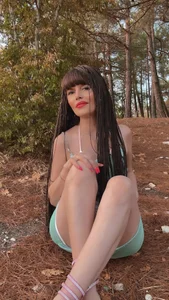 Cutie_orgasm kullanıcısının Forest photo shoot albümü -  9 fotoğraf