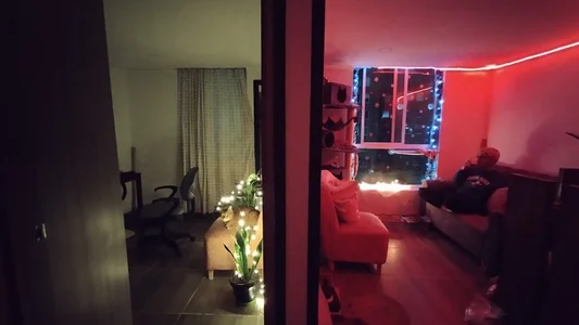 anaroman01 Day at home ✨ Pic 4