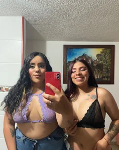 nicky_andcamil We are the most beautiful flowers Pic 4