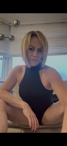 Milfshake227 Public Fotka 4