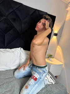 patrick_belier in my room Foto 3