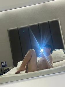 Dylan_Turnerr Come with me to bed dear Immagine 