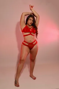 scarlet_rss Captive of your gaze 🍒 Gambar 3