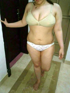 Madhubala111 Public Pic 7