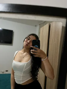 Public od Holly_Garcia_  2 snímek