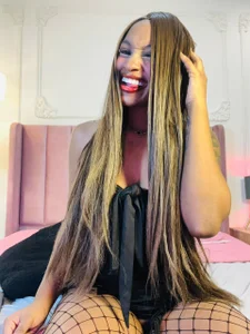 LiaTrainor 💋do you want some of these💋 Foto 3