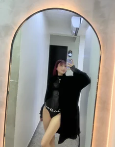 How sexy I look in my black dress🖤❤️‍🔥 de Cristalfoxy_ Foto