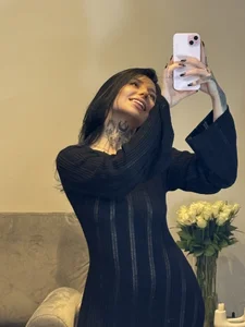 AaaliceeeWho’s Alice ? 🤭🖤图片 2