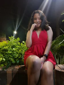 lovely_kitt WITH A DRESS Pic