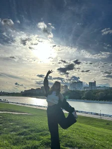 MayPortman Public Gambar