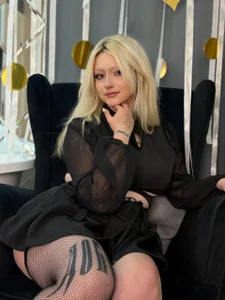 JuliaSharkk sexy me in black Pic 5