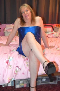 In my blue dress May 2026 od Sarah_1966  5 snímek