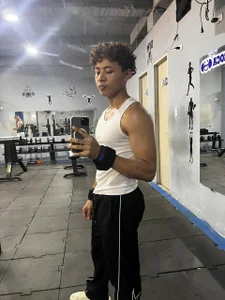 Lucas_TeaseのPublicの 4枚の写真