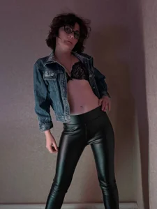 Miss_Amberr get on your knees baby зображення 7