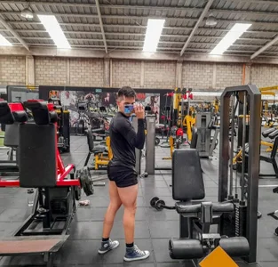 heyy de tom_russo  4 photos