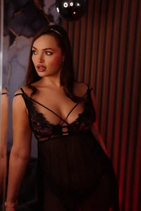 EmilyJuarez On Your Mind 😳 зображення 4