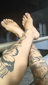 juliane_sweer1 feet Pic 6