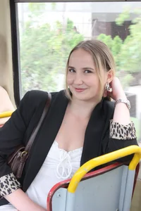 SofieBloom try to catch me Pic 2